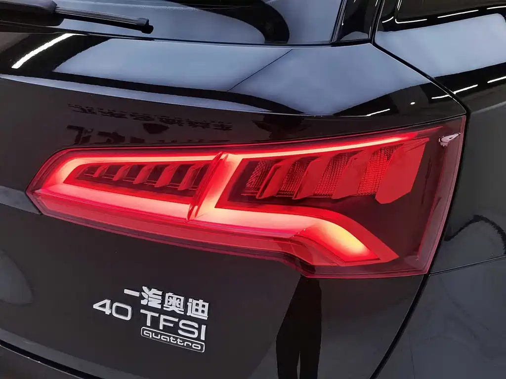 Audi Q5L 2020 — фото 23
