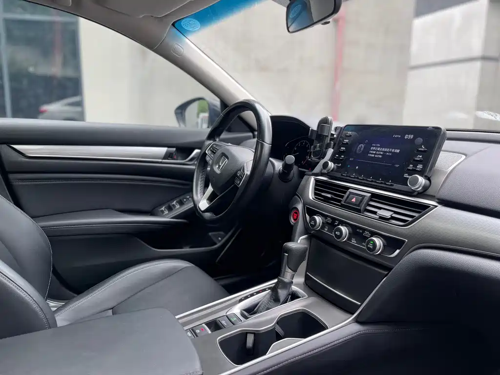 Honda Accord 2019 — фото 8