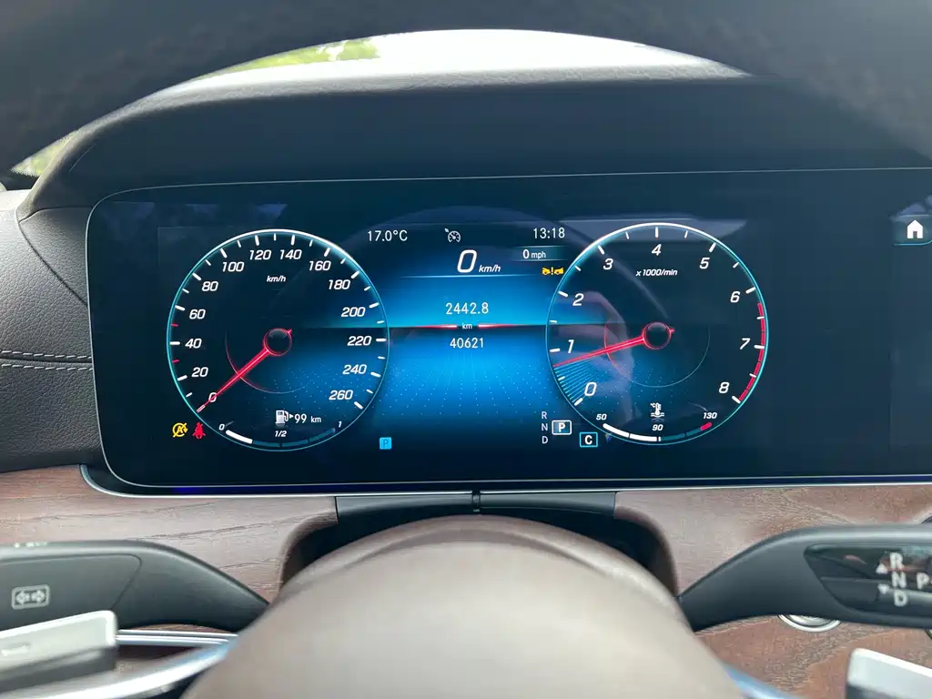 Mercedes-Benz E-Class 2023 — фото 16