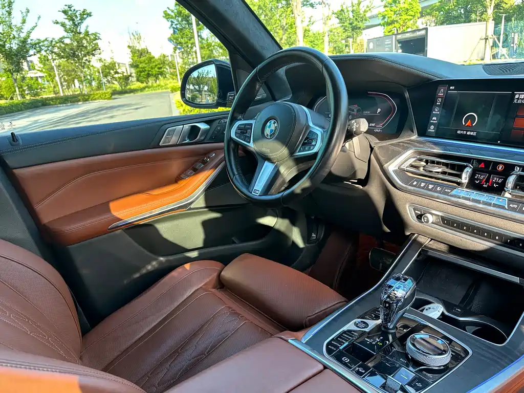 BMW X7 2021 — фото 11