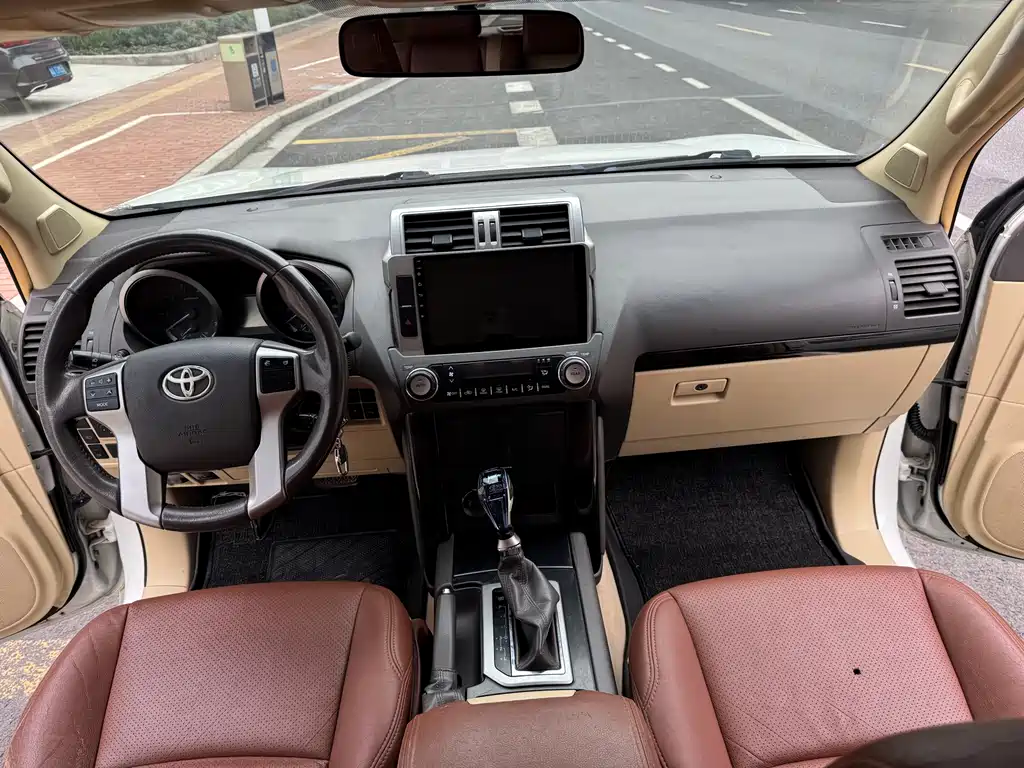 Toyota Prado 2014 — фото 12
