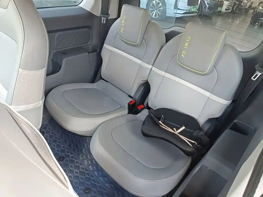 Baojun Kiwi EV 2022 — фото 17