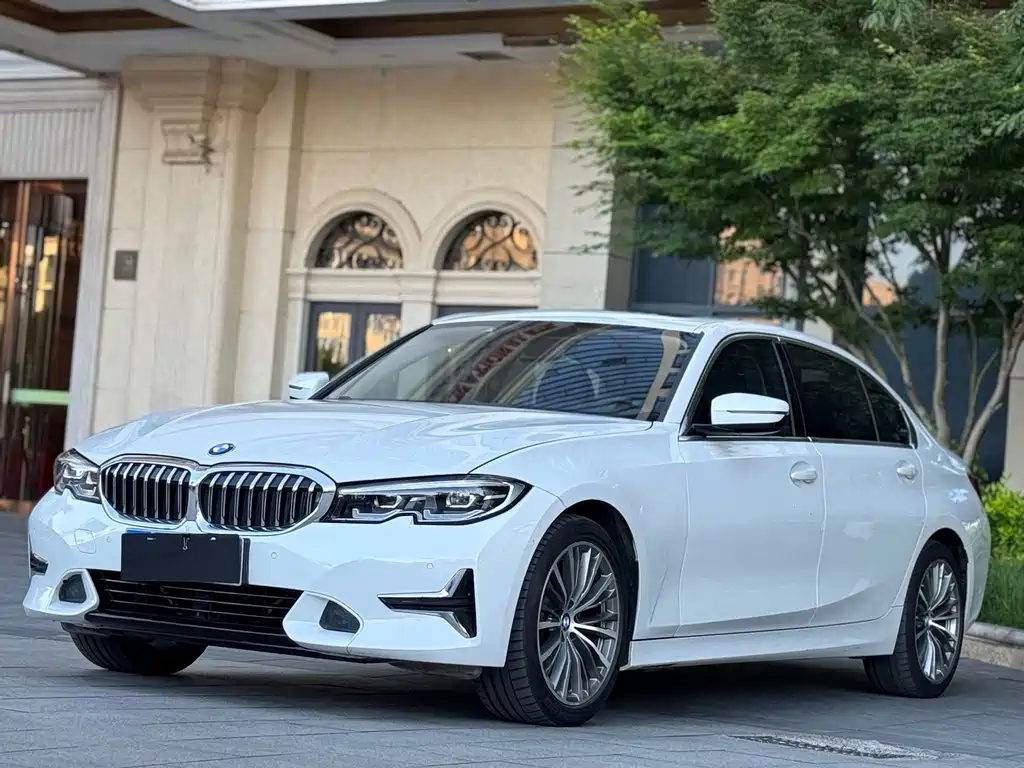 BMW 3 Series 2020 — фото 1