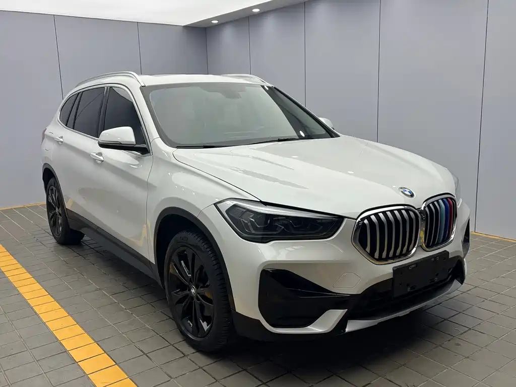 BMW X1 2022 — фото 3