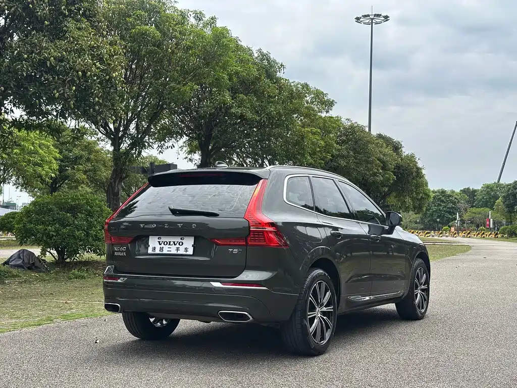 Volvo XC60 2021 — фото 11