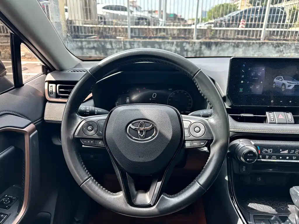 Toyota Wildlander 2024 — фото 10