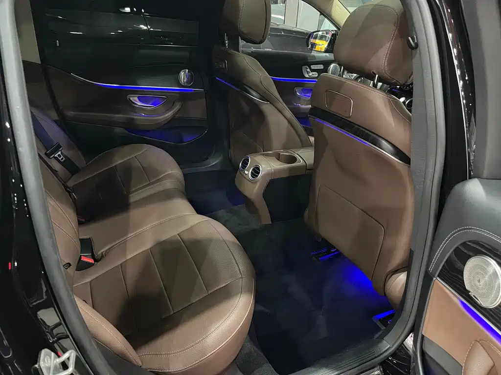 Mercedes-Benz E-Class 2020 — фото 12