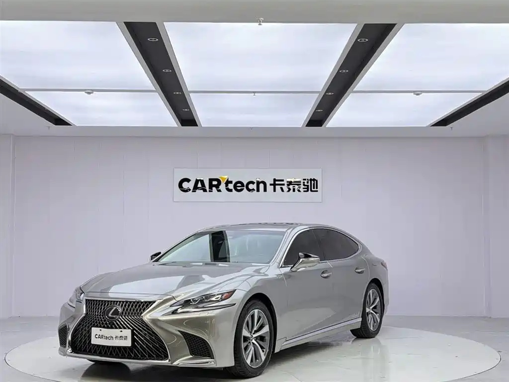 Lexus LS 2020 — фото 1
