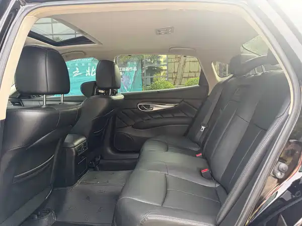 Infiniti Q70 2017