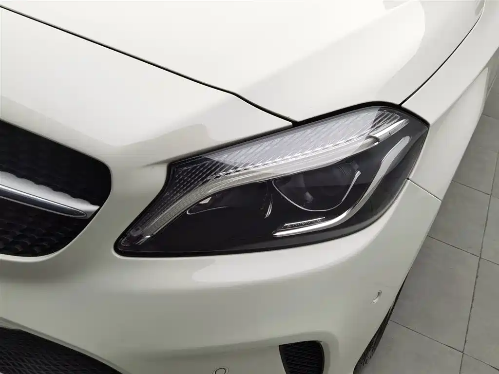 Mercedes-Benz A-Class 2018 — фото 7
