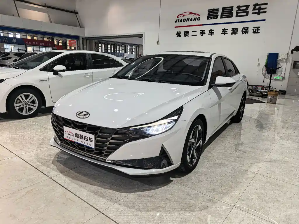 Hyundai Elantra 2023