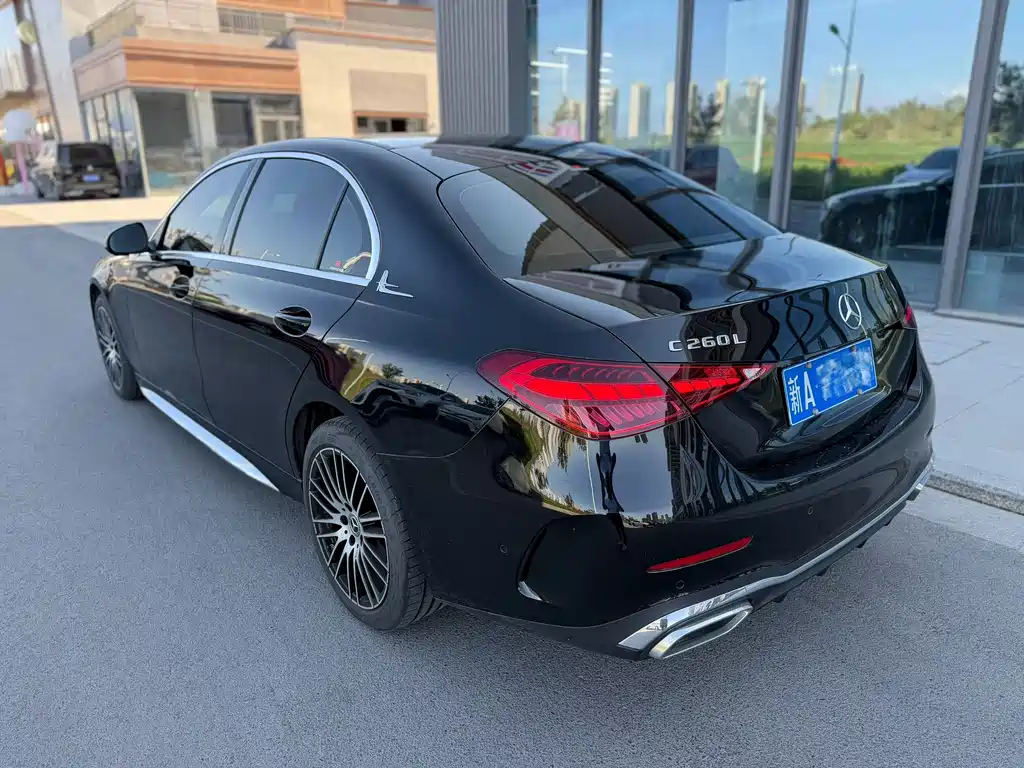 Mercedes-Benz C-Class 2023 — фото 9