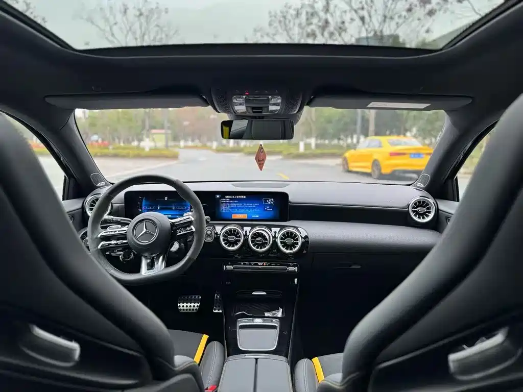 Mercedes-Benz A-Class AMG 2025 — фото 6