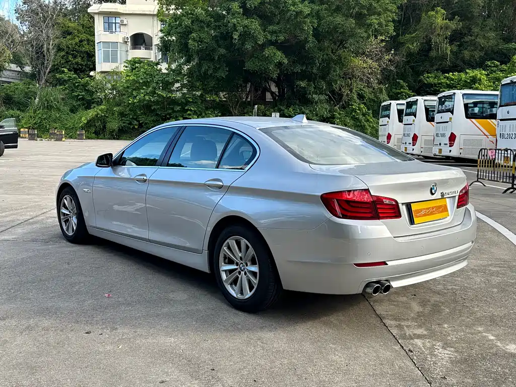 BMW 5 Series 2011