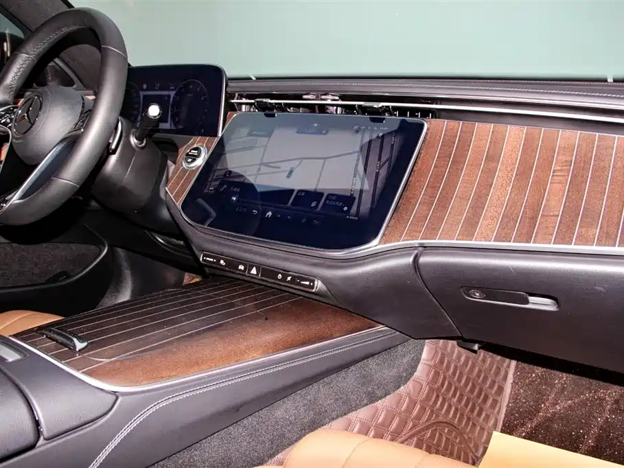 Mercedes-Benz E-Class 2024 — фото 22