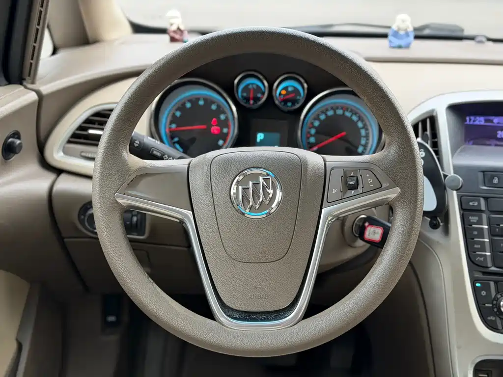 Buick Excelle 2014 — фото 15