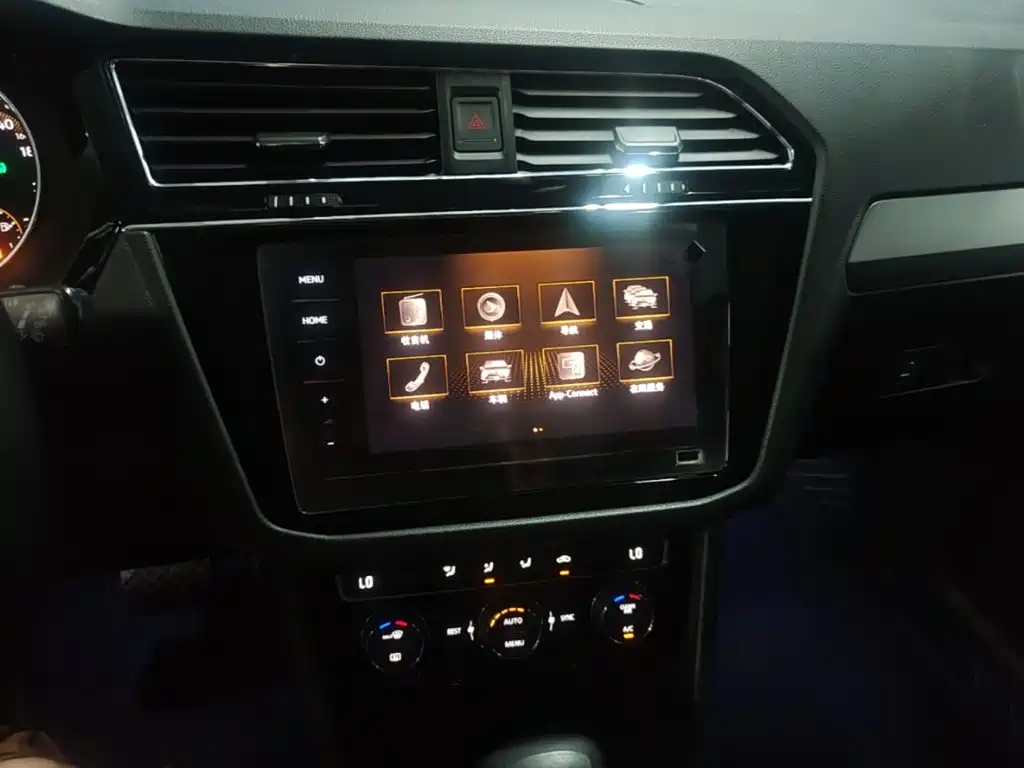 Volkswagen Tiguan L 2020 — фото 13