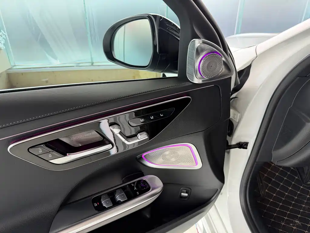 Mercedes-Benz C-Class 2023 — фото 18