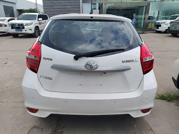 Toyota Yaris L 2021
