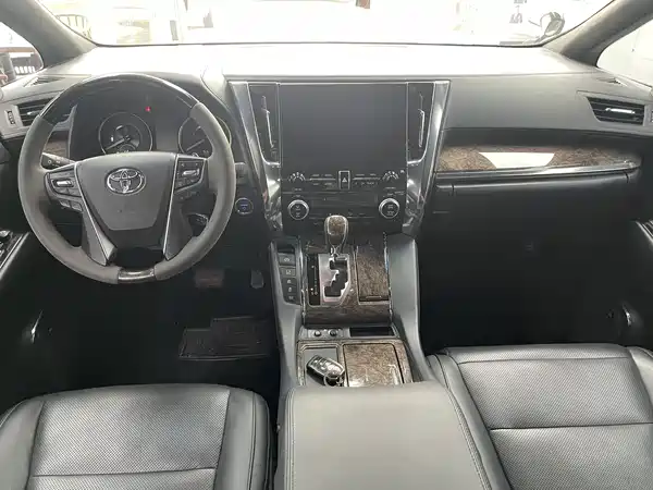 Toyota Vellfire 2022