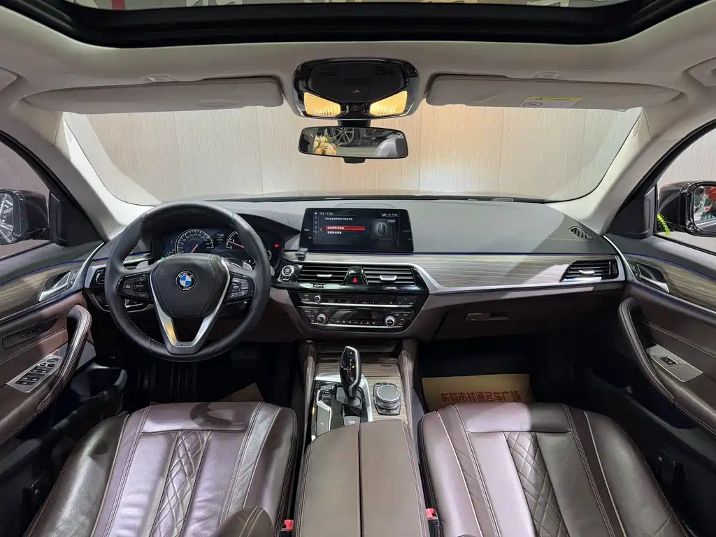 BMW 5 Series 2018 — фото 6