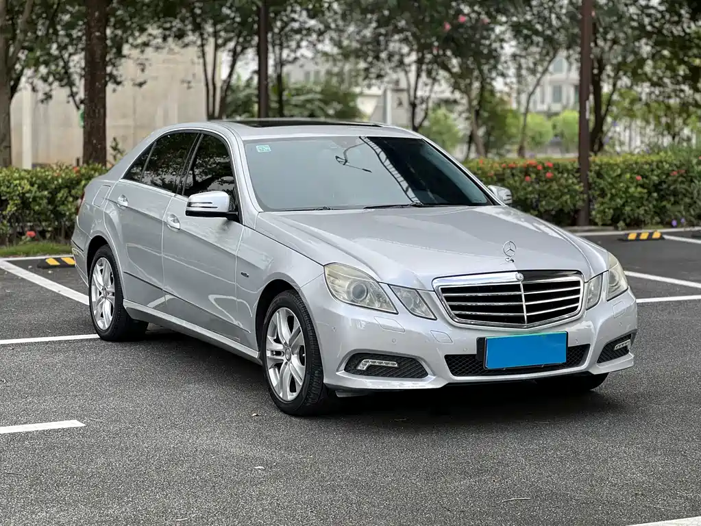 Mercedes-Benz E-Class 2010