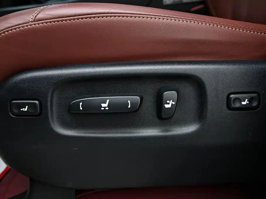 Lexus LX 2022 — фото 26