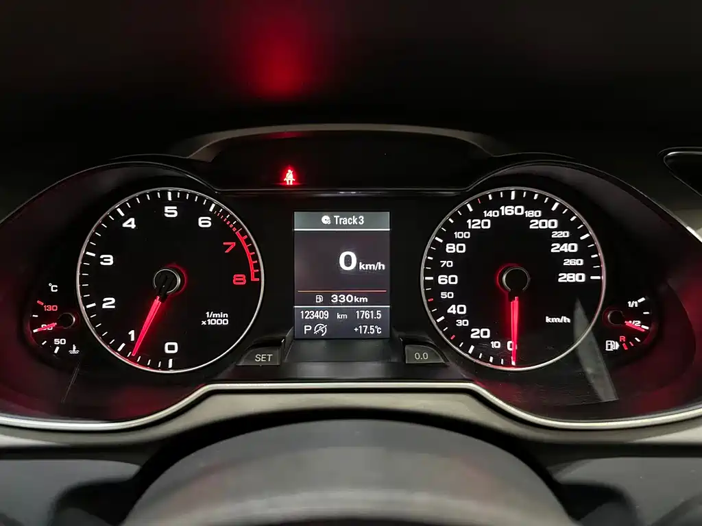 Audi A4L 2016 — фото 14