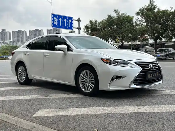 Lexus ES 2015