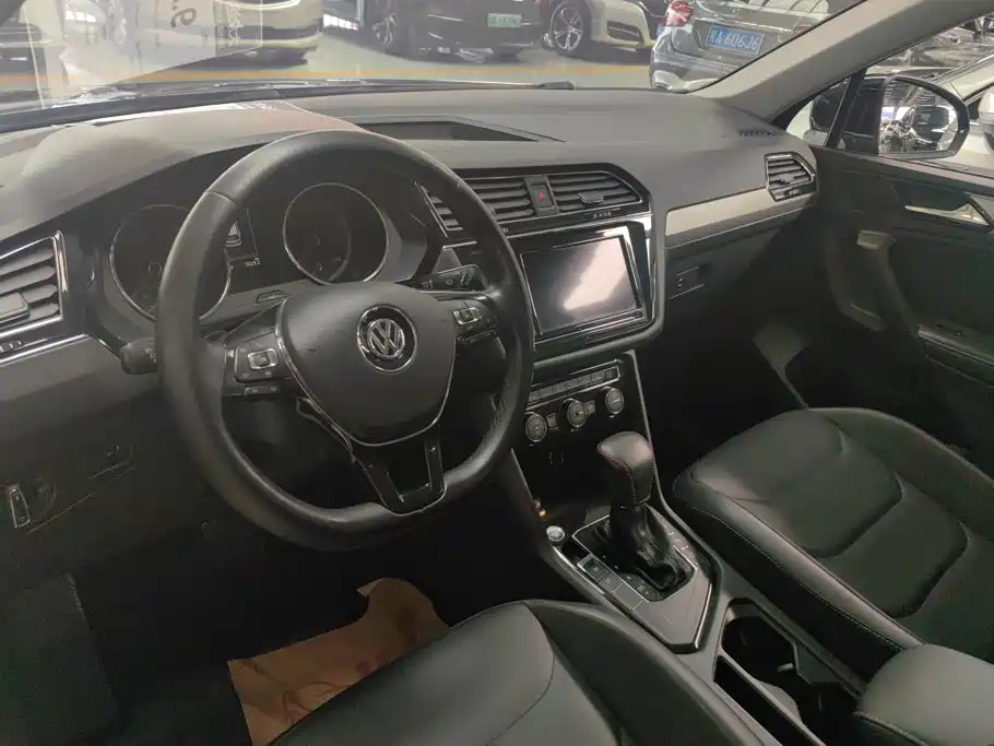 Volkswagen Tiguan L 2019 — фото 12