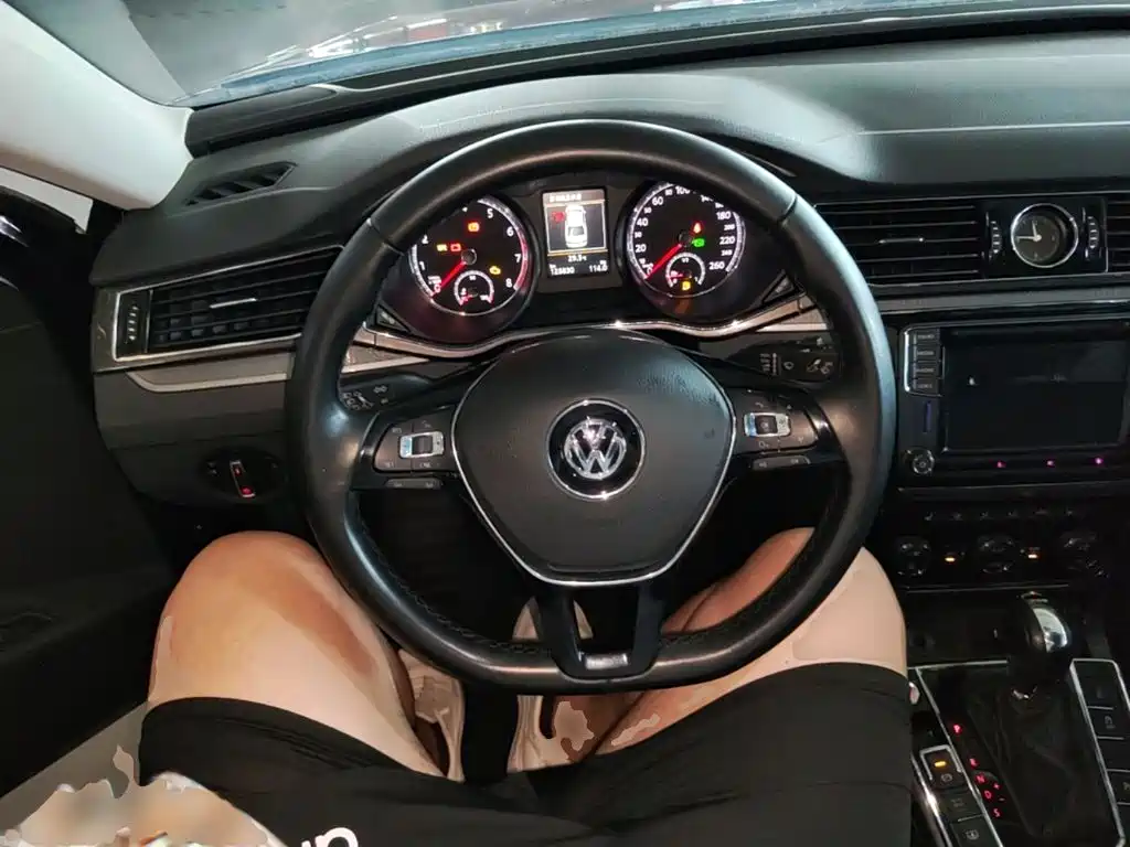 Volkswagen Passat 2018 — фото 11