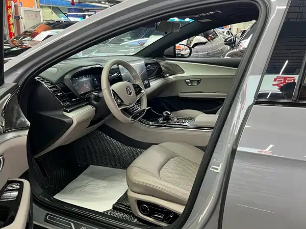 BYD Han 2024