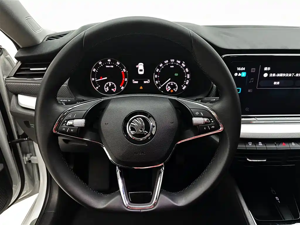 Skoda Octavia 2024 — фото 11