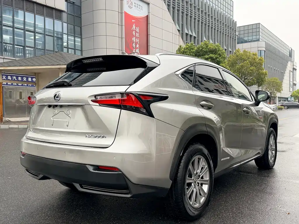 Lexus NX 2017 — фото 20