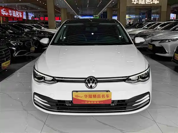 Volkswagen Golf 2024