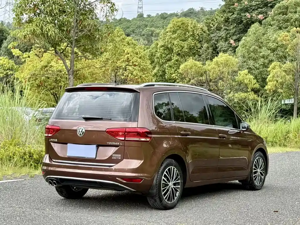Volkswagen Touran 2018 — фото 9