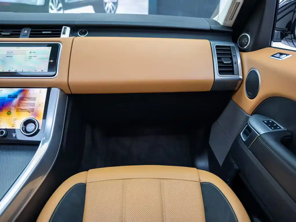 Land Rover Sport 2020 — фото 17