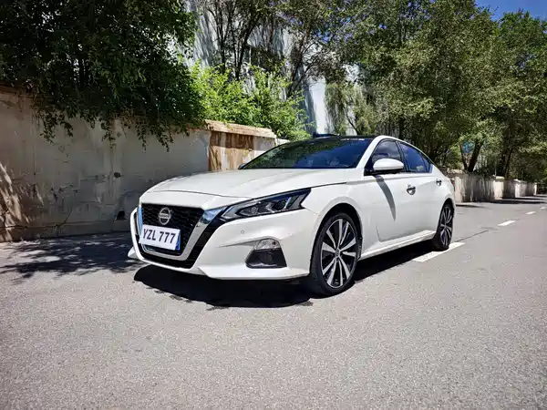 Nissan Teana 2022
