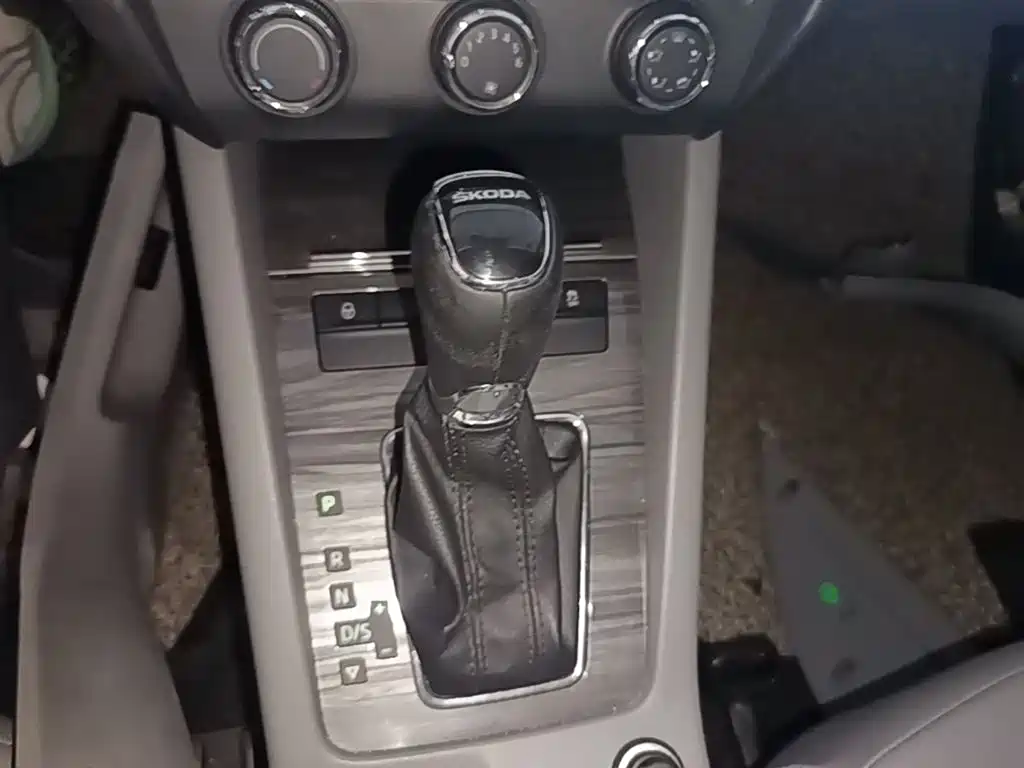 Skoda Octavia 2015 — фото 14