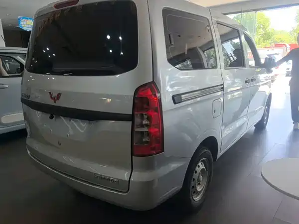 Wuling Hongguang V 2024