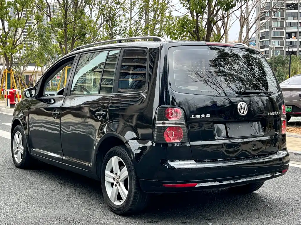 Volkswagen Touran 2015 — фото 7