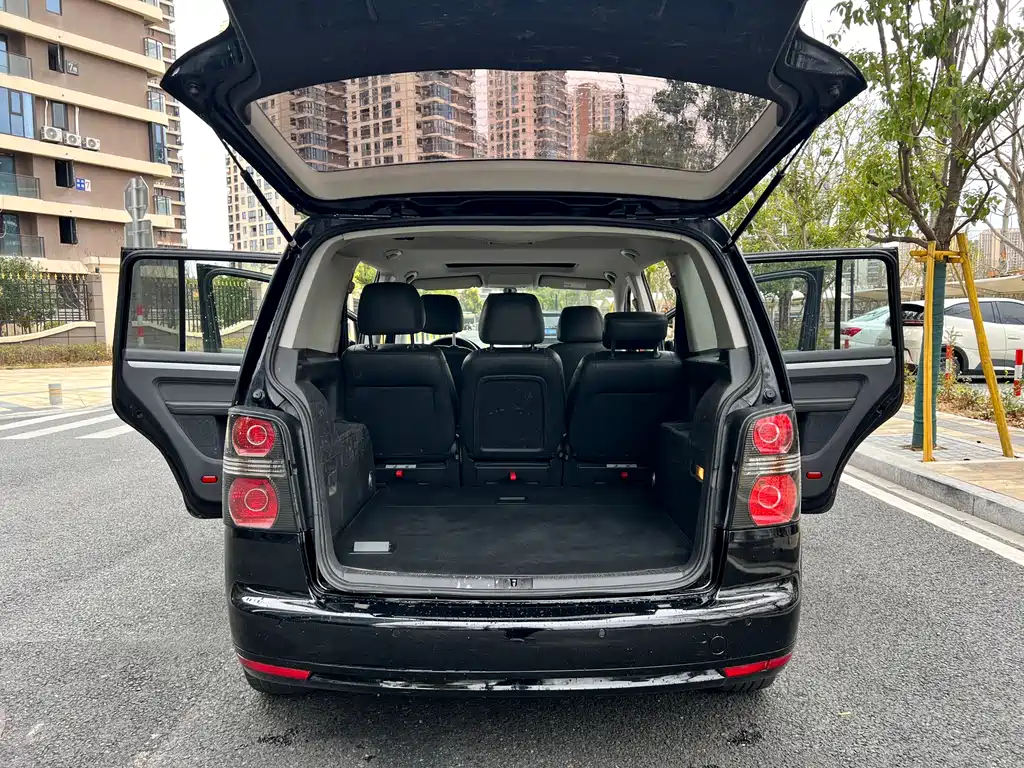 Volkswagen Touran 2015 — фото 15