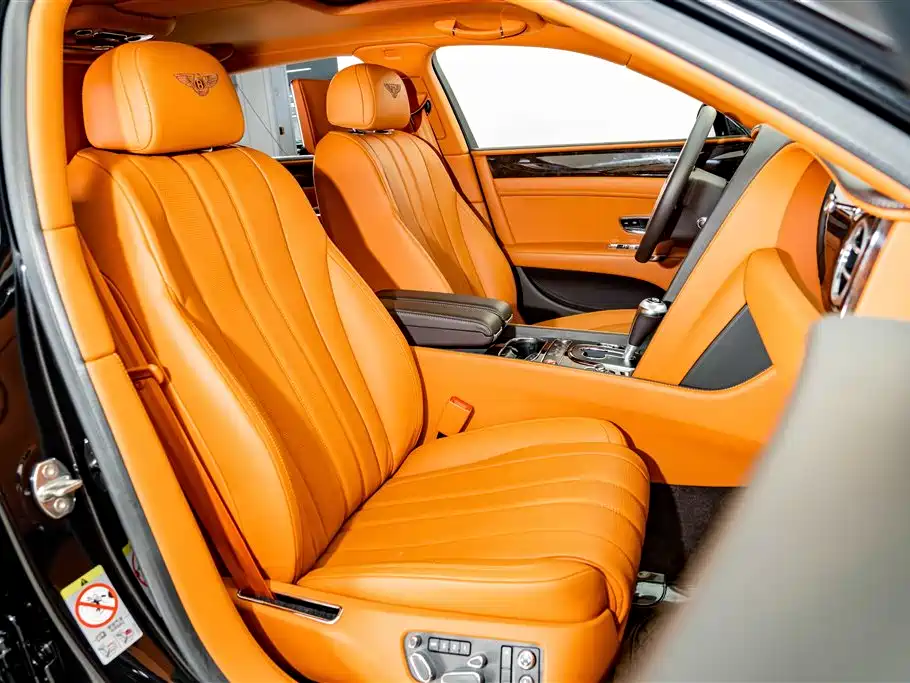 Bentley Flying Spur 2016 — фото 19