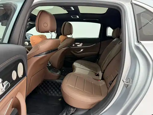 Mercedes-Benz E-Class 2022