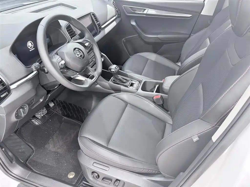 Skoda Karoq 2023 — фото 12