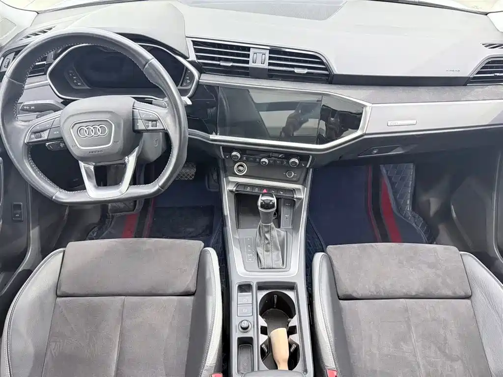 Audi Q3 2022 — фото 13