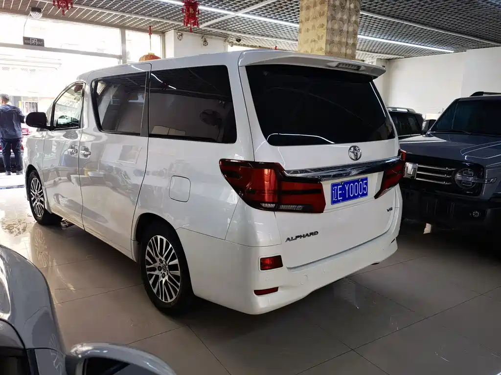 Toyota Alphard 2014 — фото 4
