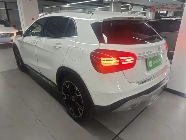 Mercedes-Benz GLA 2017