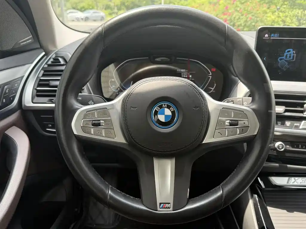 BMW iX3 2024 — фото 10