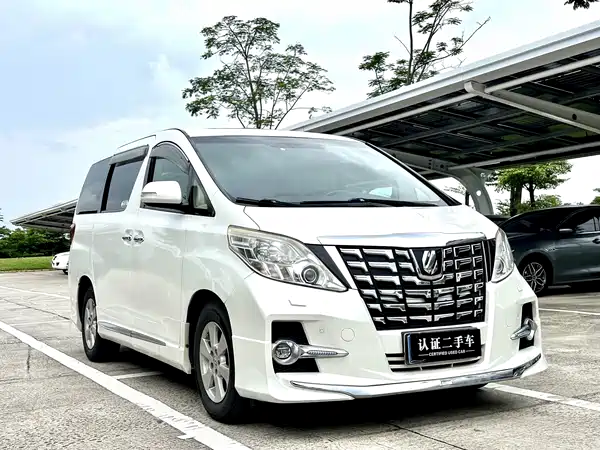 Toyota Alphard 2010